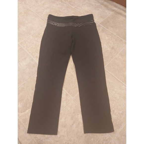 Lululemon groove crop size 4 - Picture 2 of 4